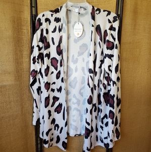 Kancy store Sweater Size Large (NWT)